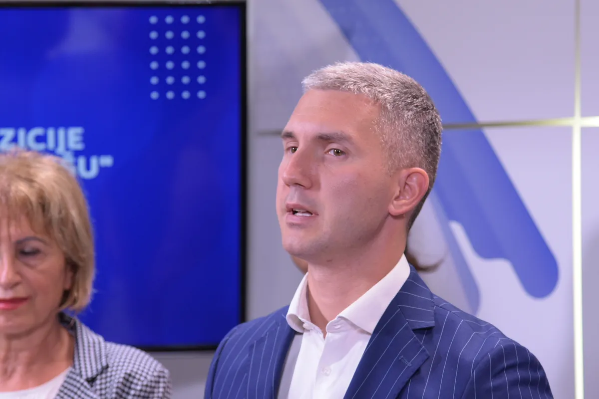 Stanković (NPS): Sednica o nepoverenju Vladi mogla bi biti zakazana pred 1. maj da bi se smanjila pažnja javnosti