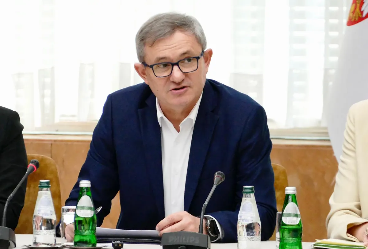 Glamočić uručio ugovore predstavnicima banaka kojima podržava kredit u poljoprivredi