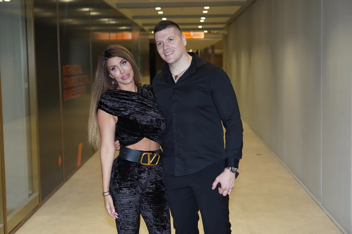 "Milion ljudi i sve zaudara na urin": Žena Slobe Radanovića otkrila gde se nalaze nakon što su sa Maldiva krenuli u Srbiju FOTO Kép