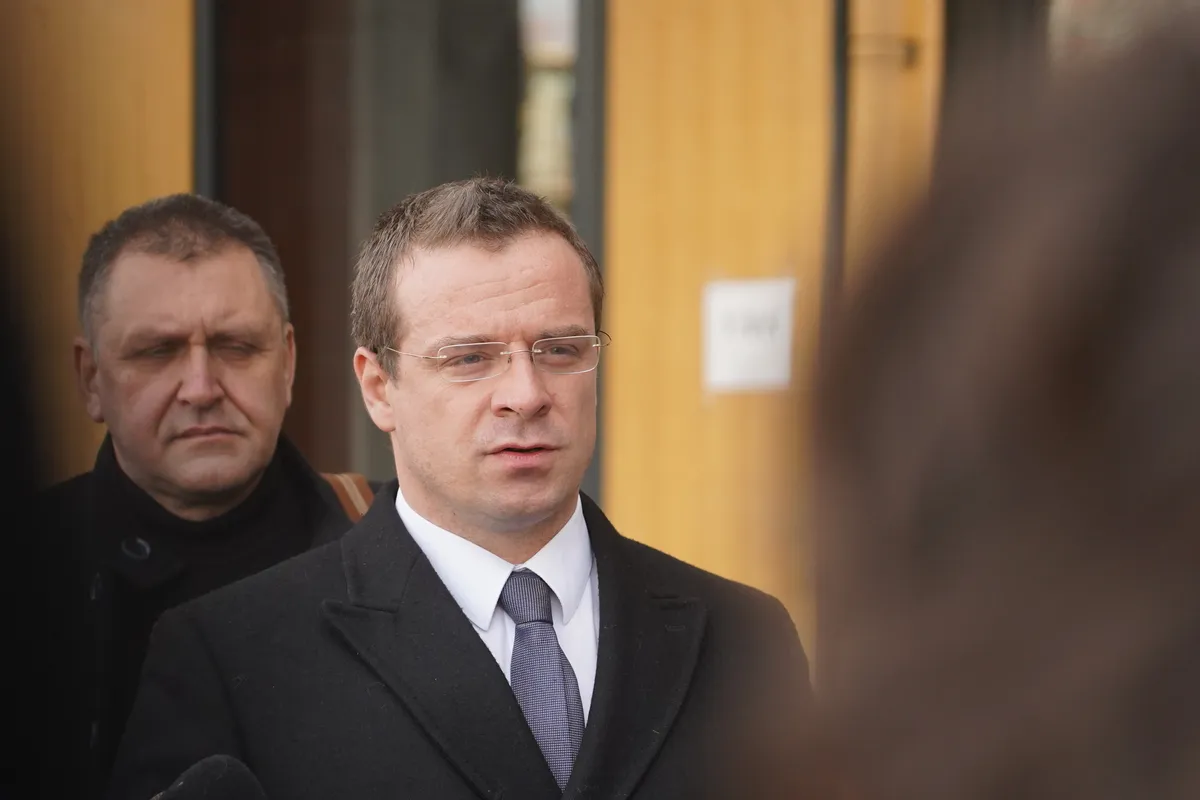 SAZNAJEMO Advokat Čedomir Stojković pušten iz pritvora