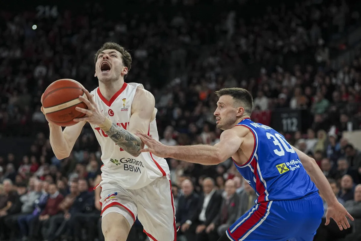 VIDEO FIBA se izblamirala sa Aleksom Avramovićem Kép