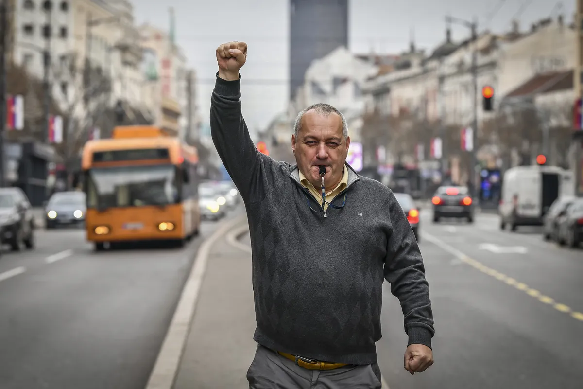 "Kao da se održava sajam policije, a ne protest studenata": Milivojević o policijskim vozilima u Valjevu