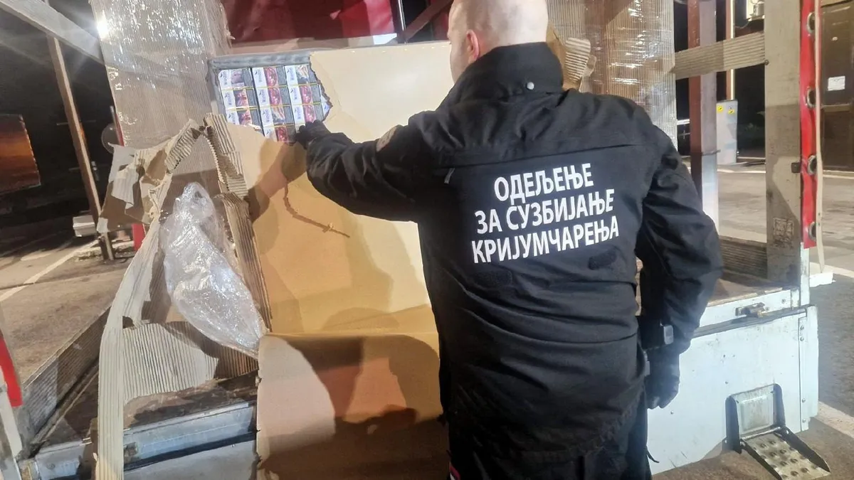 Dijamanti, satovi i kubanski tompusi: Carinici tokom vikenda zaplenili robu vrednu šest miliona dinara