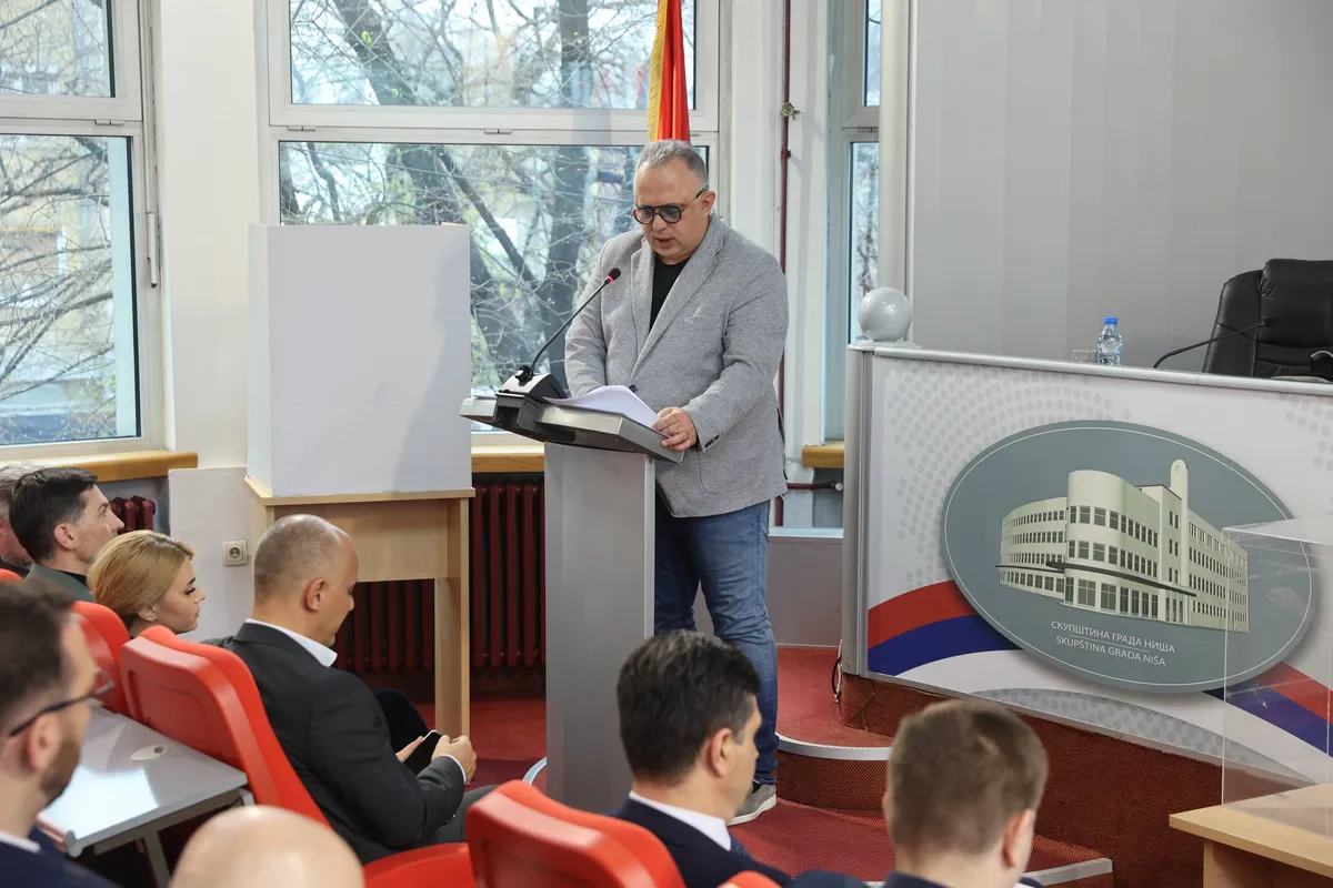 Odbornici opozicije u Nišu podneli tužbe zbog skupštinskih odluka