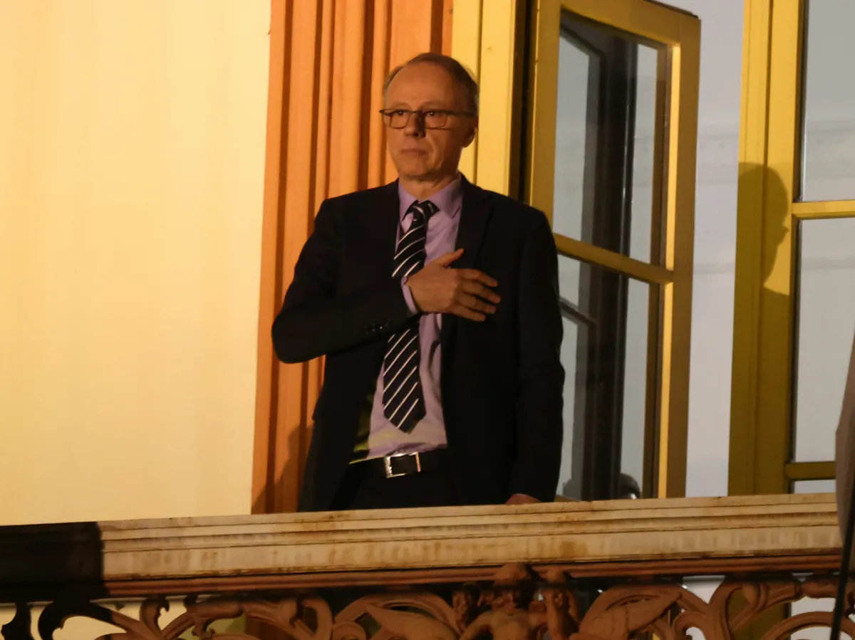 Vučiću se ovo neće svideti: Ovacije za rektora Đokića u "Madlenijanumu"