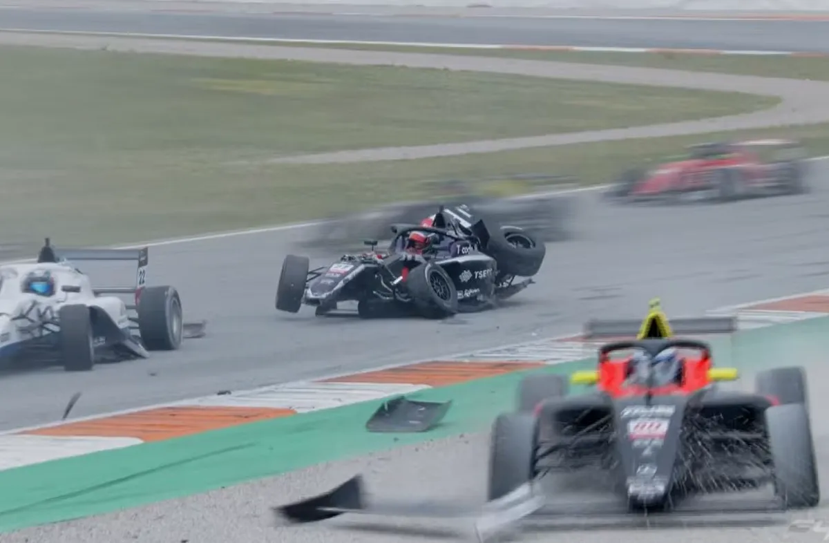 Horor snimak udesa srpskog vozača: Andrej Petrović pukom srećom izbegao teške posledice VIDEO