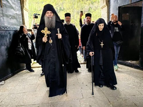 Patriarku Porfirije, Patriarkana e Pejës