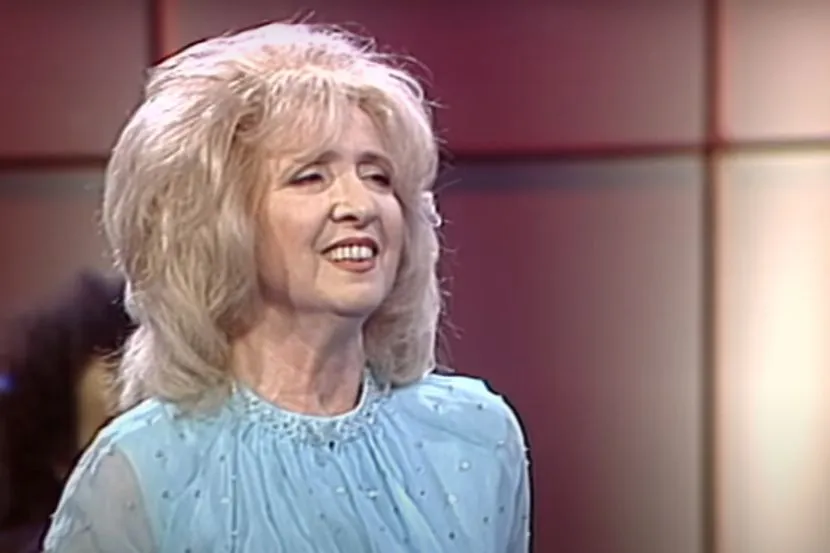 Doživela je veliku nepravdu zbog koje se razočarala u kolege: Teška sudbina pevačice koja je otpevala "Na Uskrs sam se rodila"