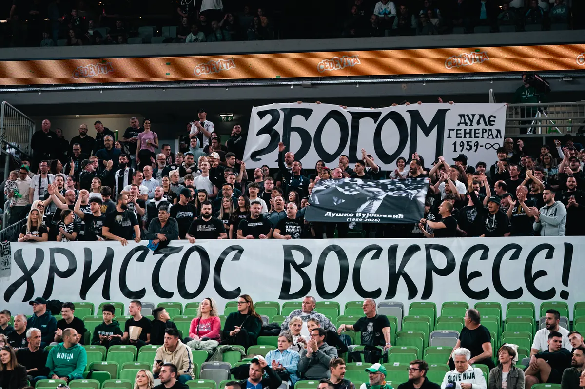 FOTO Poseban transparent za Duška Vujoševića u Ljubljani i poruka za Uskrs