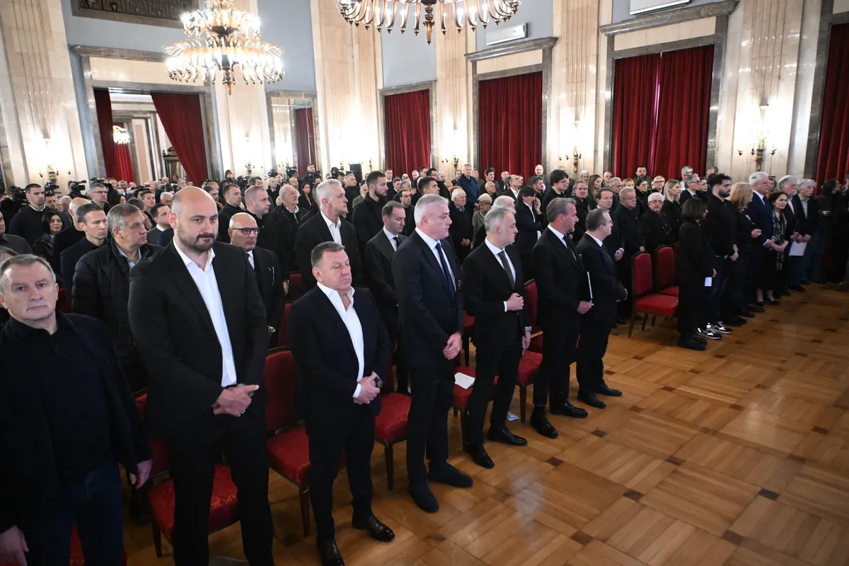 Ko je sve došao na komemoraciju Duletu Vujoševiću: Košarkaški velikani, političari, književnici, predstavnik Zvezde, Budućnosti...