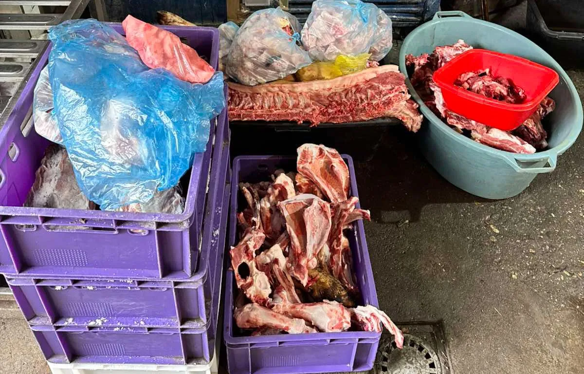 Pronađeno 1.636 kilograma neispravnog mesa, uhapšen vlasnik nelegalne klanice u Subotici