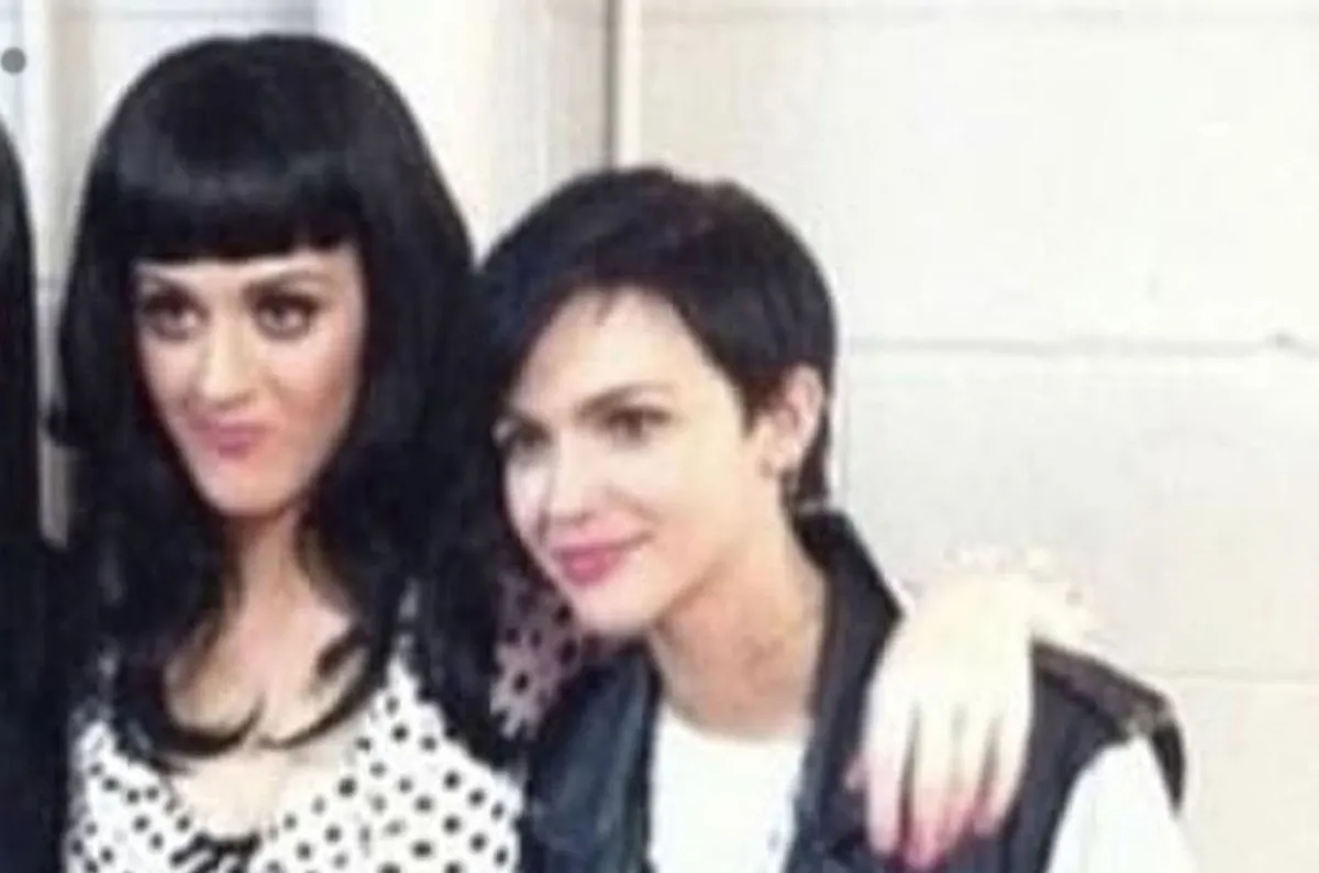 "Pomerila je svoj donji veš, a onda sam povratila po njoj": Poznata glumica tvrdi da ju je Kejti Peri zlostavljala