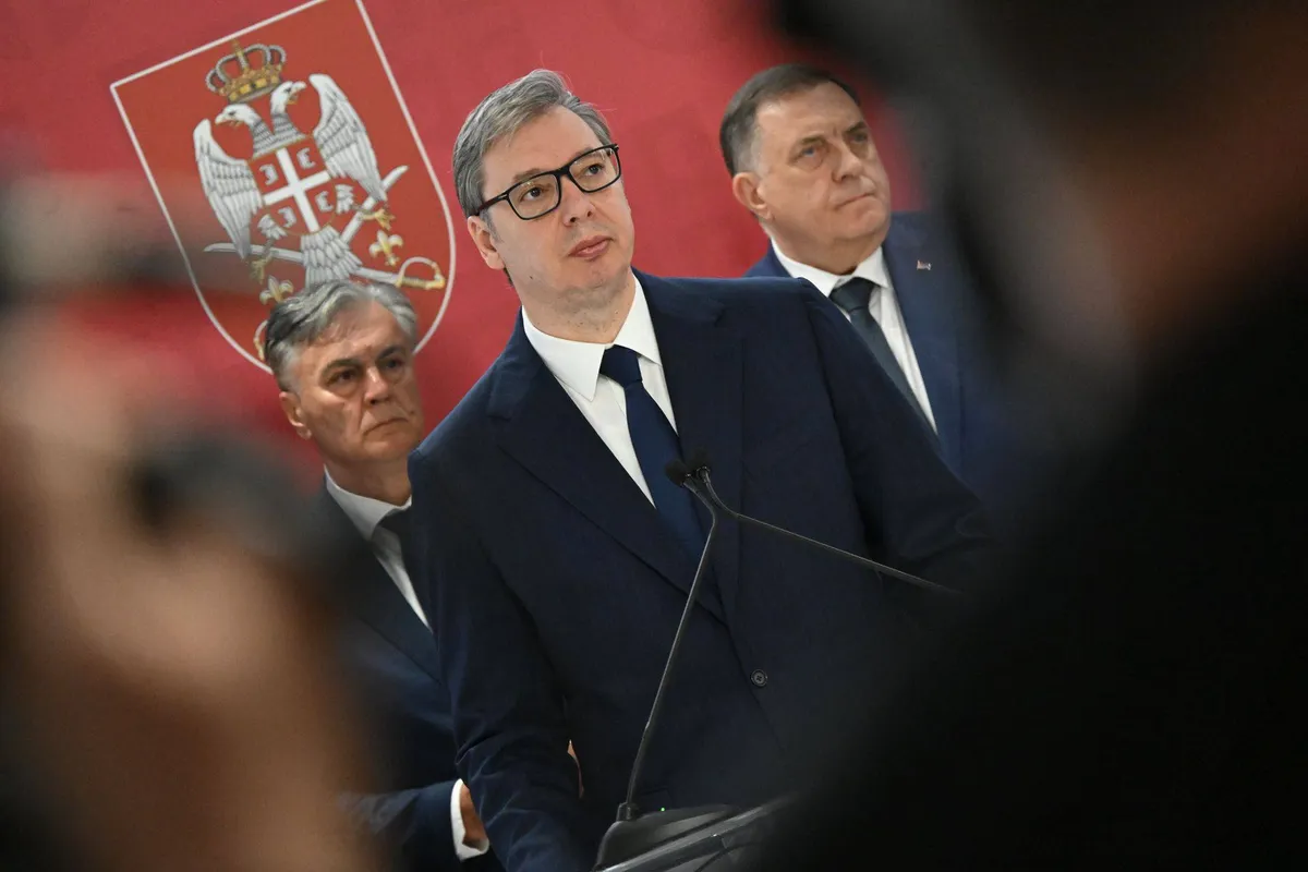 Vučić najavio robote u Vojsci Srbije: Videćete ih za 15 dana kako opslužuju vrlo ozbiljno oružje