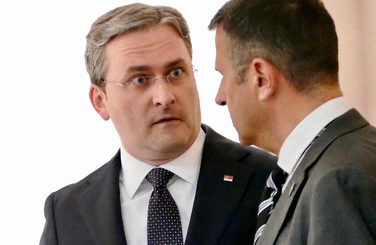 Piše Ivan Milićević: Povucite se, ministre, za uši i „umijte se hladnom vodom“