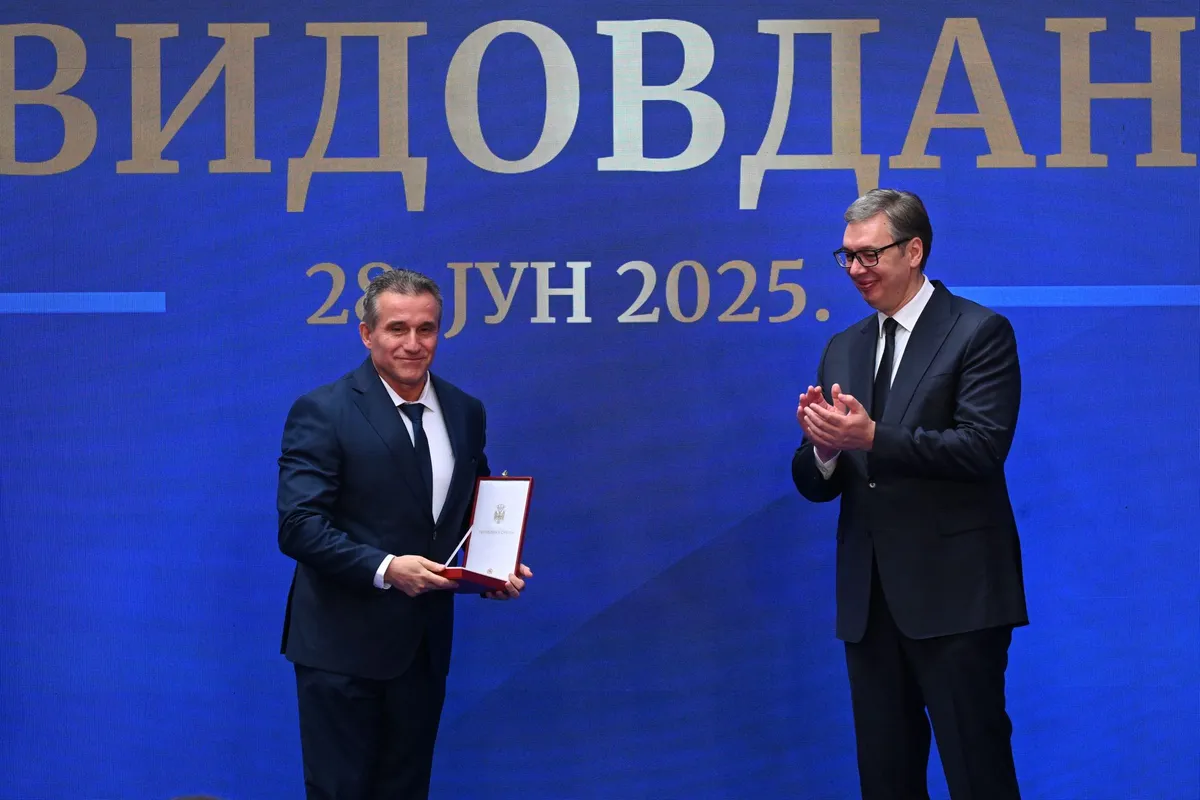 Vučić ga odlikovao vidovdanskim ordenjem, za njega kažu da je poslušnik vlasti: Ko je dekan novoosnovanog fakulteta u Nišu