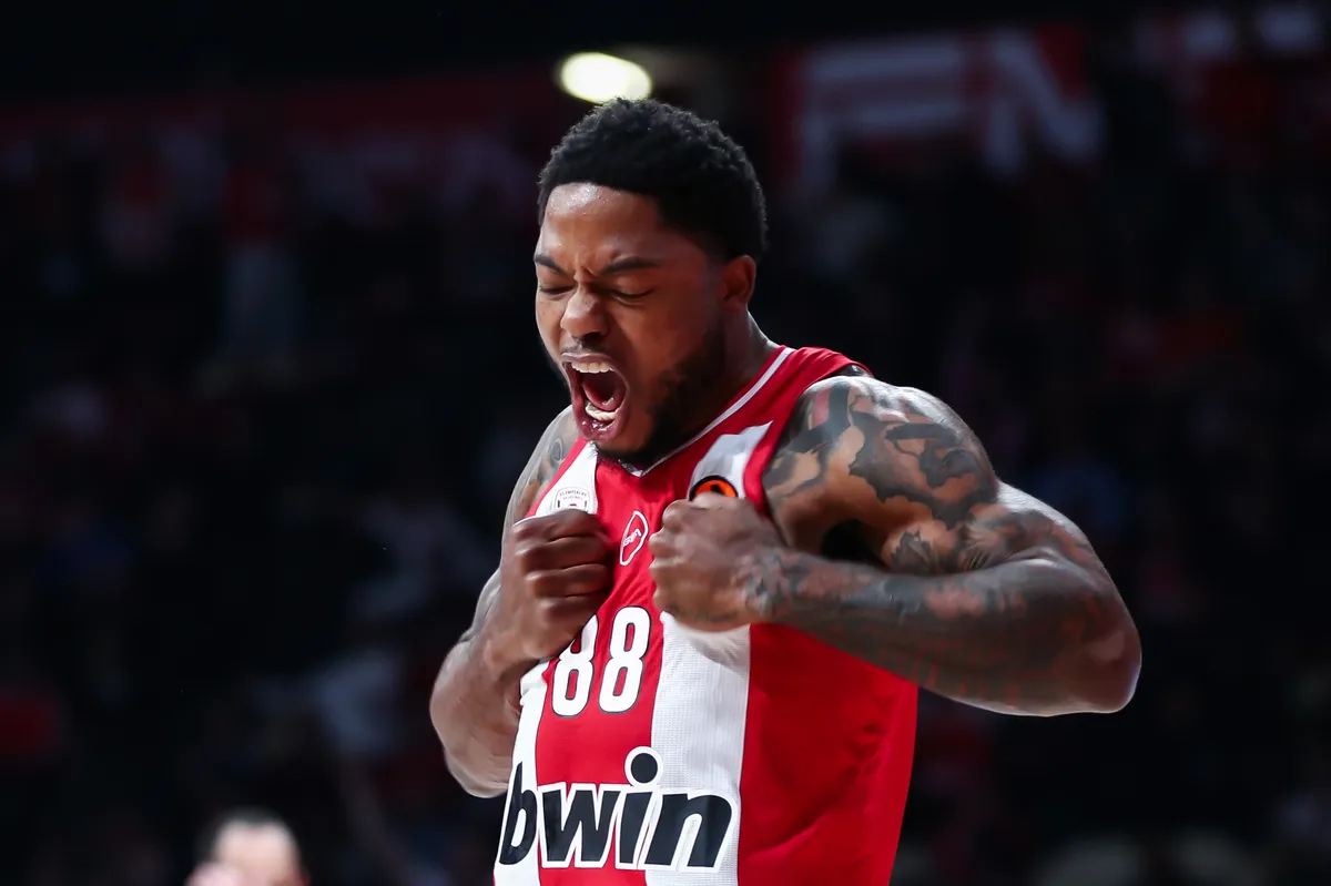 Tajrik Džons suspendovan, Olimpijakos sprema žalbu