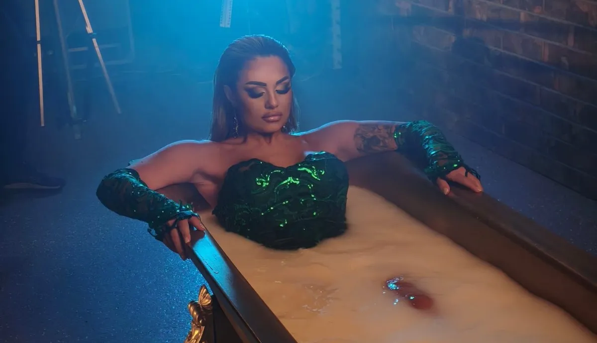 "Deda je tu tajnu odneo u grob": Naša pevačica otkrila da li je u srodstvu sa pokojnim Borom Drljačom