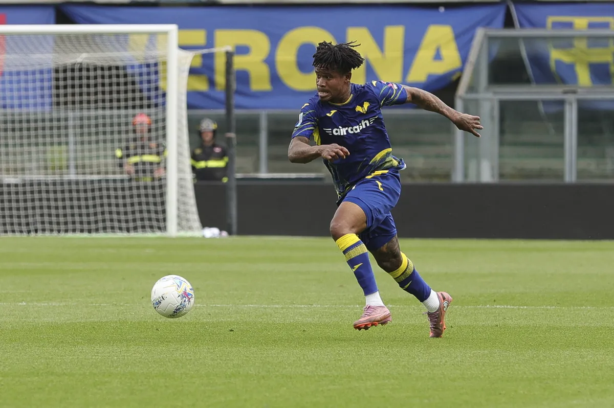 VIDEO Haos posle meča: Fudbaler Verone se na parkingu potukao sa navijačem