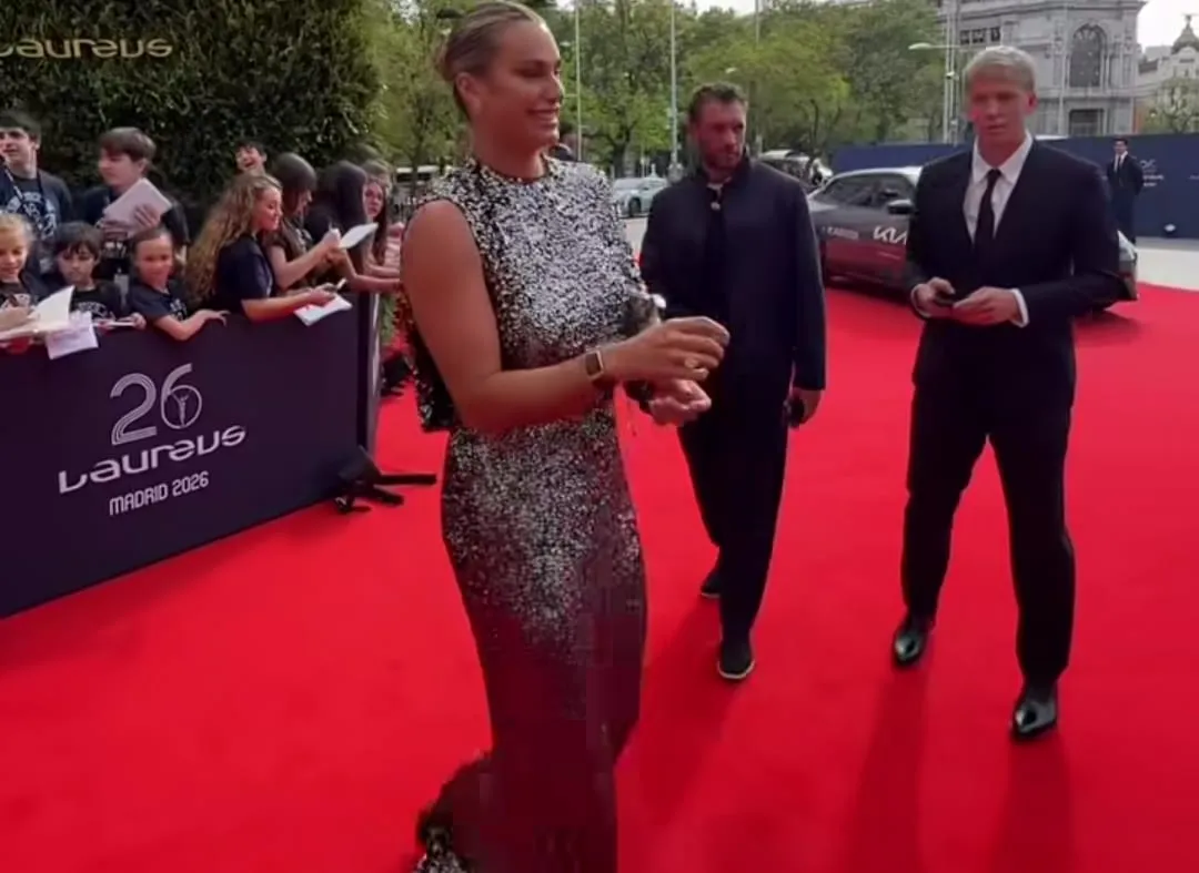 Sabalenka zasijala na crvenom tepihu: Čim se pojavila odmah je potezom oduševila sve prisutne VIDEO