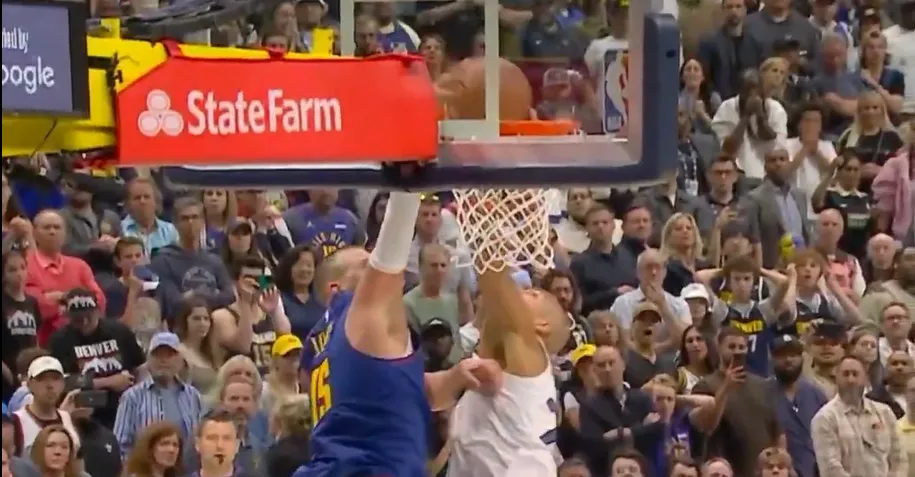 VIDEO Jokić nikada nije zakucao silovitije: Pogledajte kako je uneo Gobera u koš nakon svega što se dešavalo