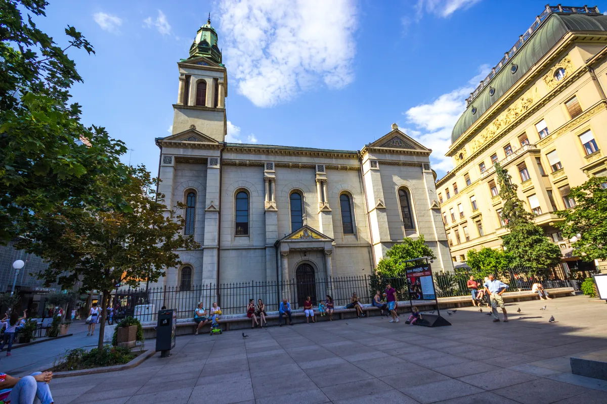 Priveden muškarac u Zagrebu zbog napada na Saborni hram SPC : Ka crkvi letele stolice i stvari iz obliženjeg kafića