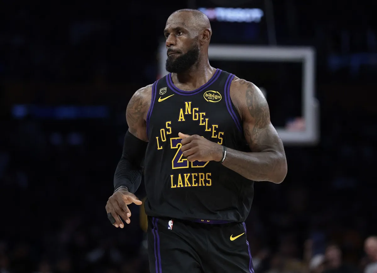 Lebronov nestvaran potez o kom će se dugo pričati - kako je Džejms ukrao pobedu Hjustonu, i to bukvalno VIDEO