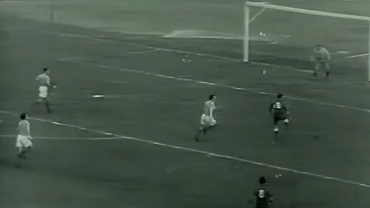 Da li ste znali: Zvezda je prvu titulu osvojila pobedom nad Partizanom i to na najneverovatniji način u istoriji