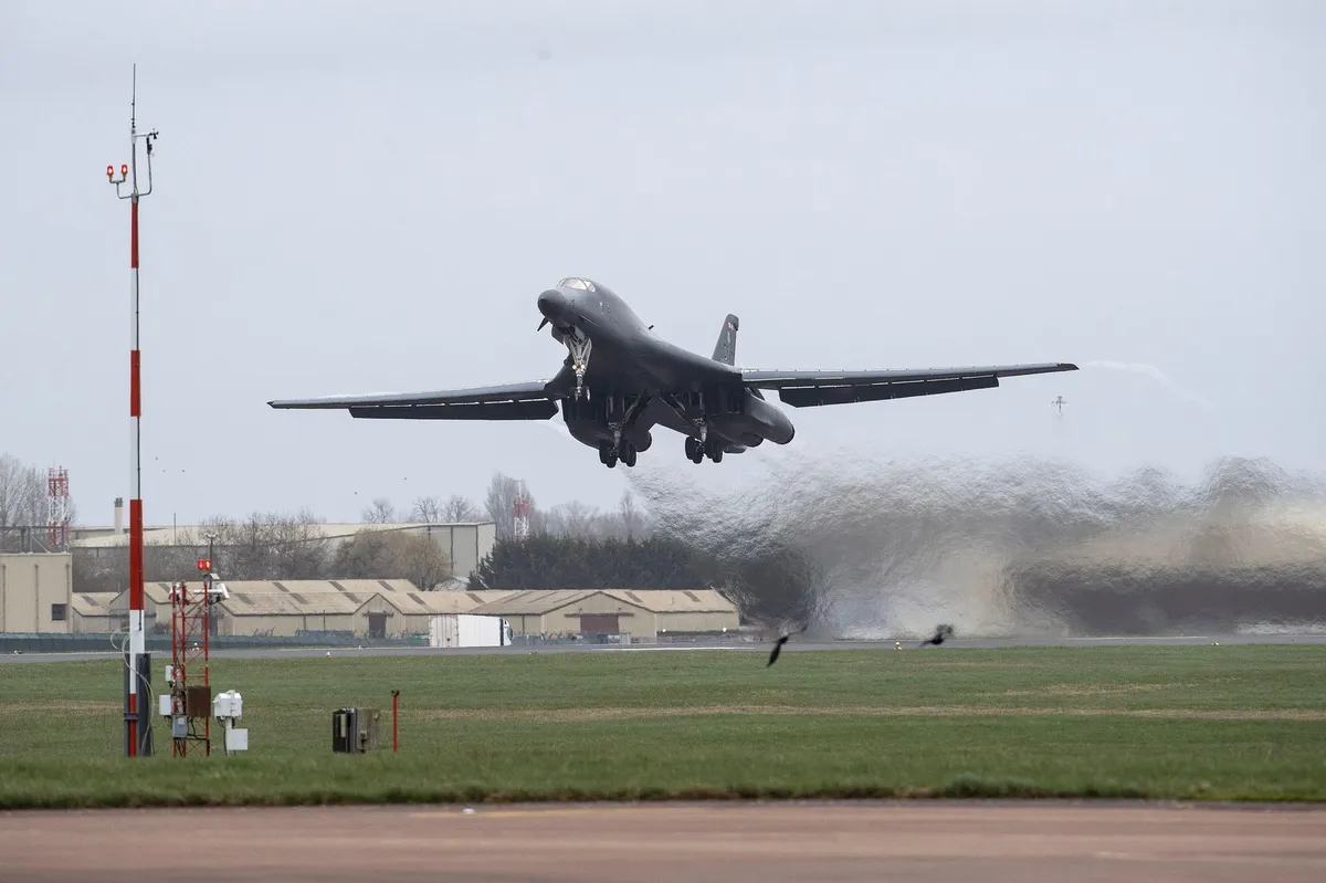 VIDEO Gori velika vojna baza u Britaniji: Ključna tačka za američke bombardere koji odatle lete u Iran