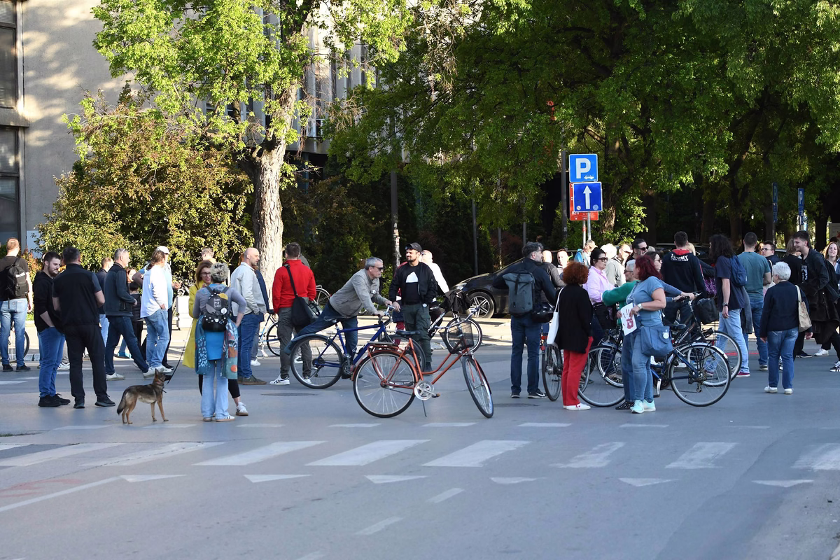 1777050365_Novi_Sad_protest_17_d.format-avif.width-1200.avif