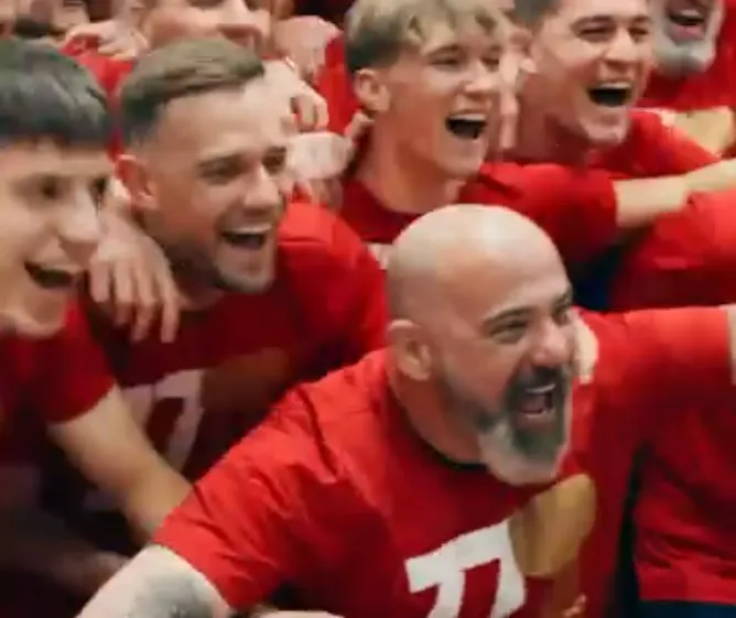 VIDEO Pogledajte slavlje u svlačionici Zvezde: Stanković uleteo među igrače i napravio haos