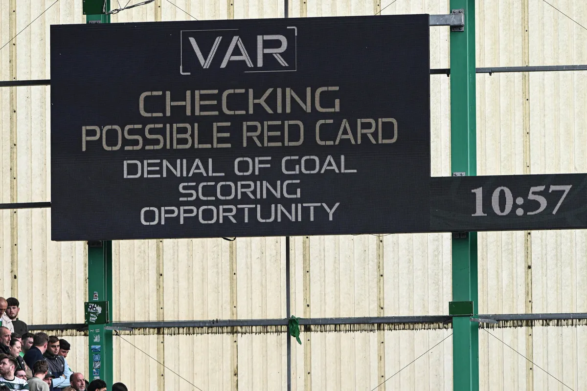 VAR kakav znamo odlazi u istoriju, najavljene korenite promene - sada će se i treneri pitati, evo šta to znači za VAR sudije