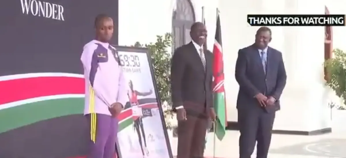 Spektakularan doček za svetskog rekordera: Pogledajte šta je poklonio predsedniku nakon čuda u koje je malo ko verovao