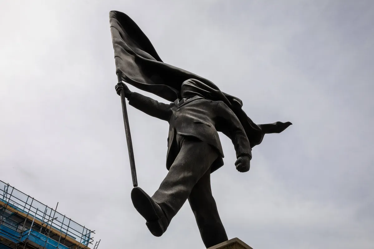 Neobična skulptura osvanula u Londonu: Svi misle da je Banksijeva