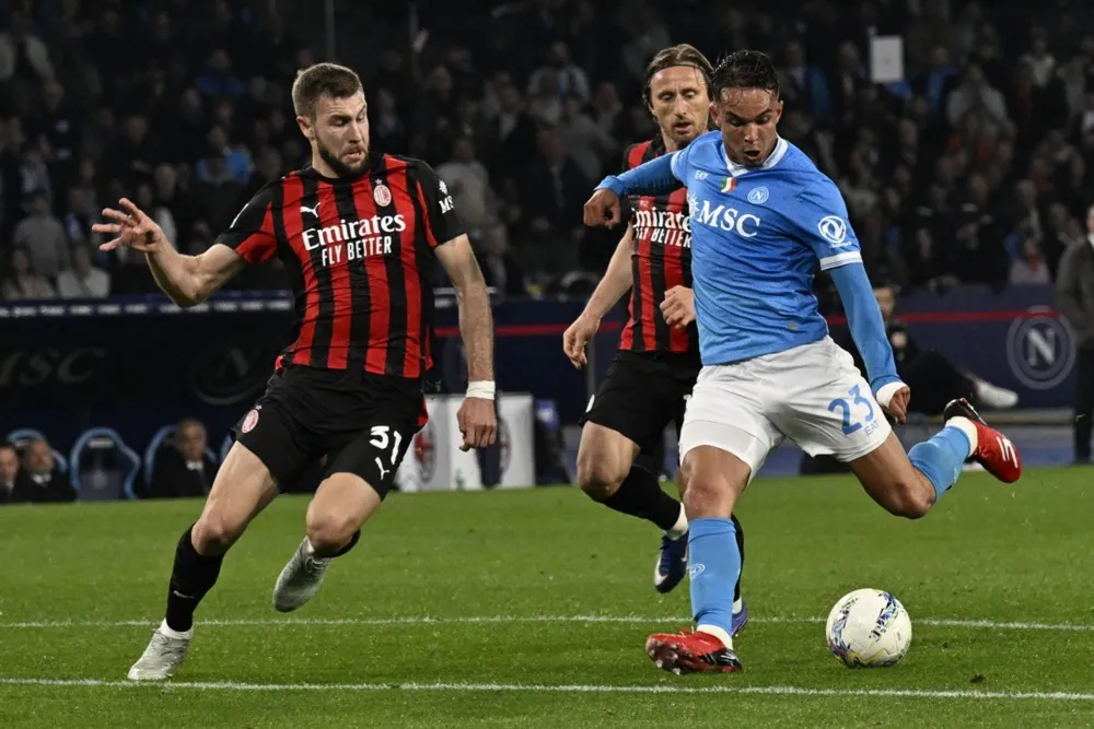 Napoliju srpski derbi, Pavlović nije uspeo da savlada Vanju