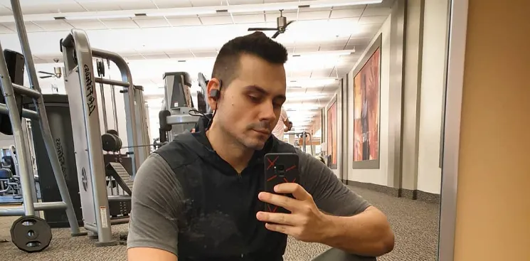 "Došli su Elitni odredi i postalo je mučno": Ovo je pravi razlog povlačenja sa scene našeg pevača koji je bio velika zvezda