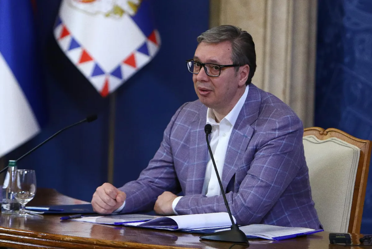 Vučić se izvinio zbog izjave Bratine da "policija ima pravo da bije i ubije studente"