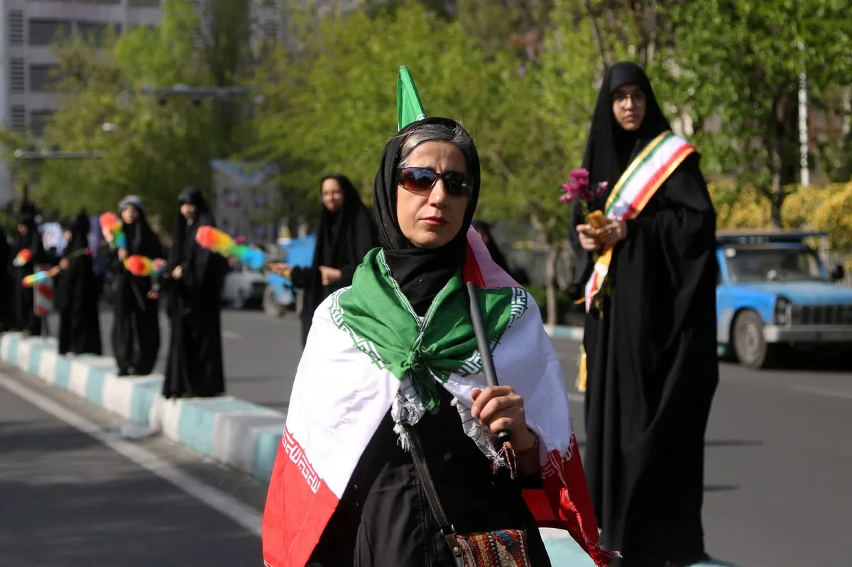 VIDEO Iranci formirali "žive lance" ispred elektrana i na mostovima