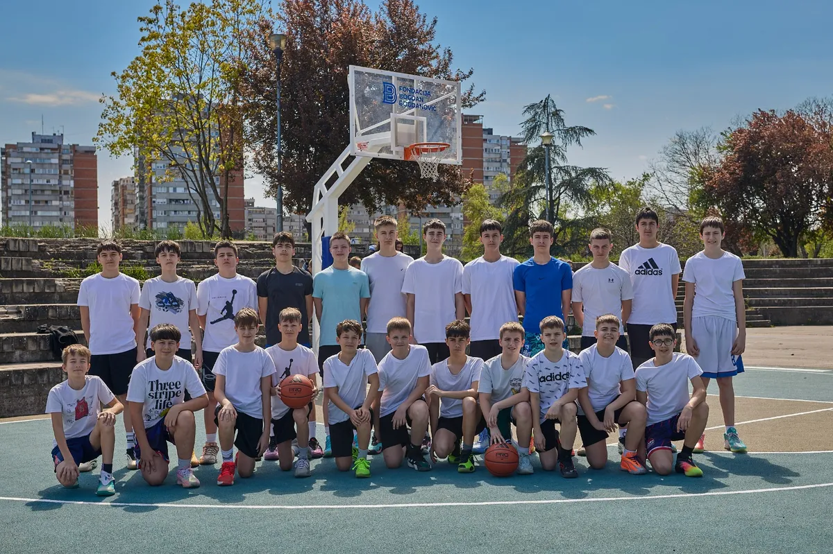Fondacija "Bogdan Bogdanović" obnovila još jedan teren za košarku
