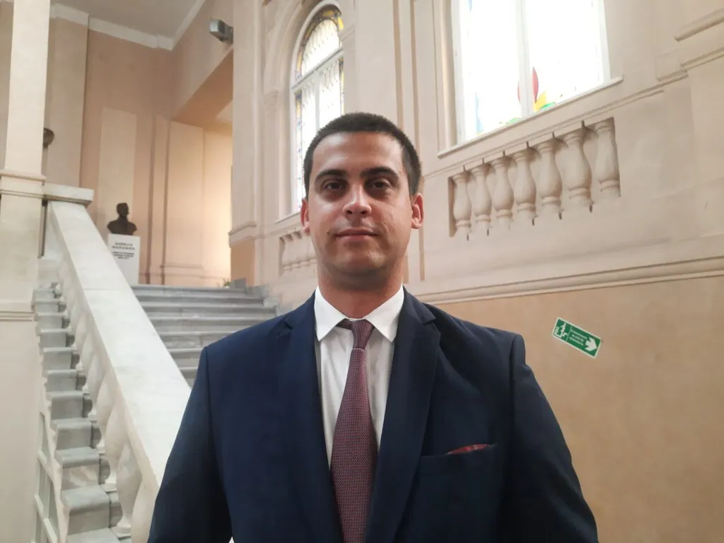 „Је л’ мислите да сте ме уплашили“: Адвокат и ужички одборник Новаковић објавио како га је и зашто јутрос посетила полиција
