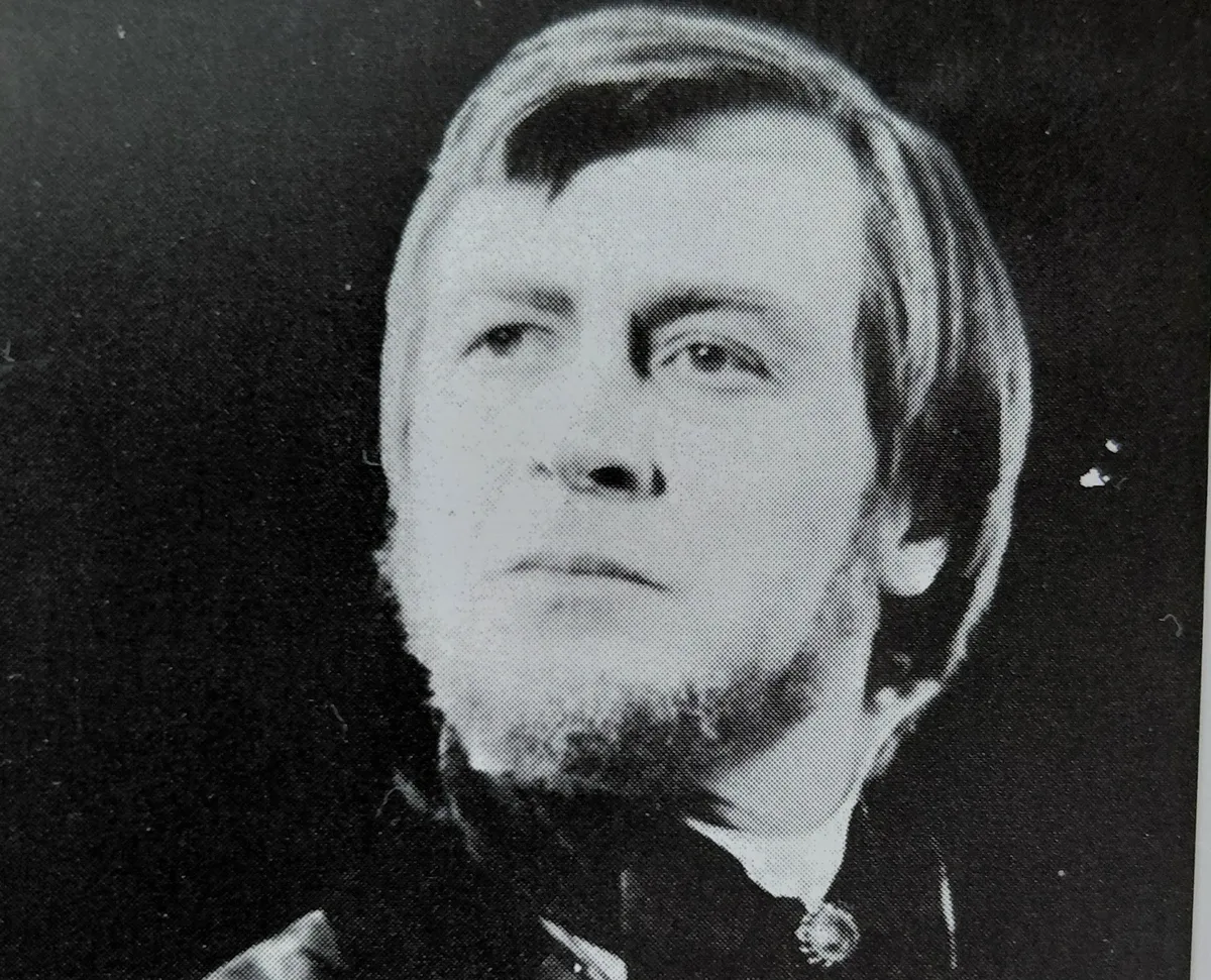 Umro Dušan Simić