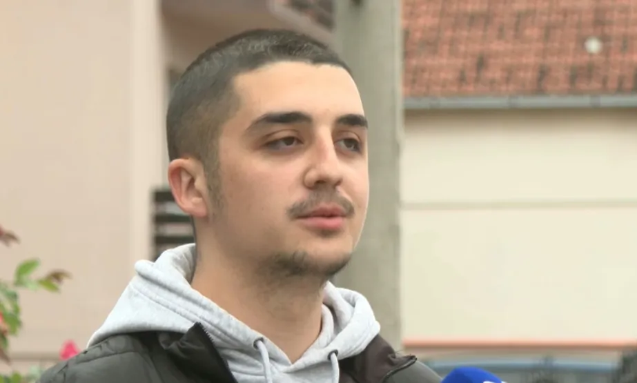 Studentu u Inđiji zapaljen automobil nakon akcije “Studenti pobeđuju”: “Opkolili su nas batinaši”