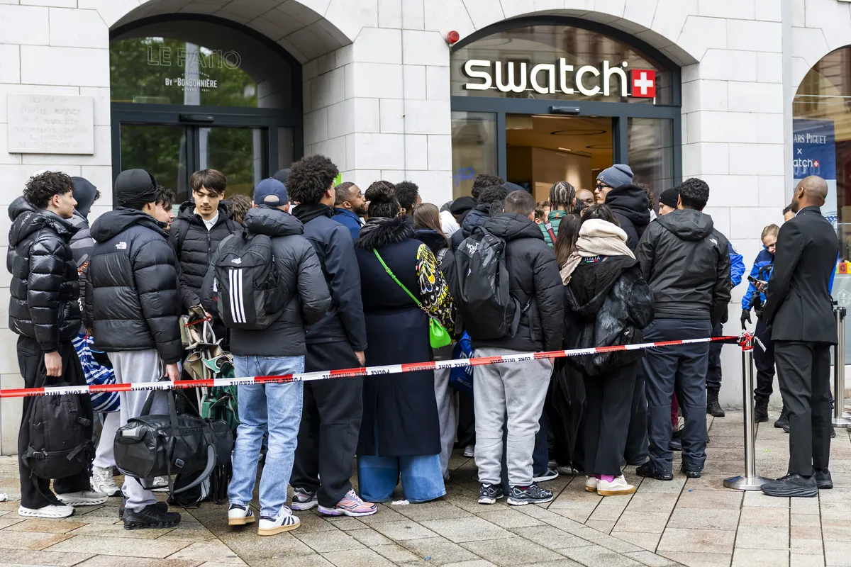 VIDEO Haos zbog "Swatch" satova: Tuče i guranje u redovima od Evrope do Njujorka