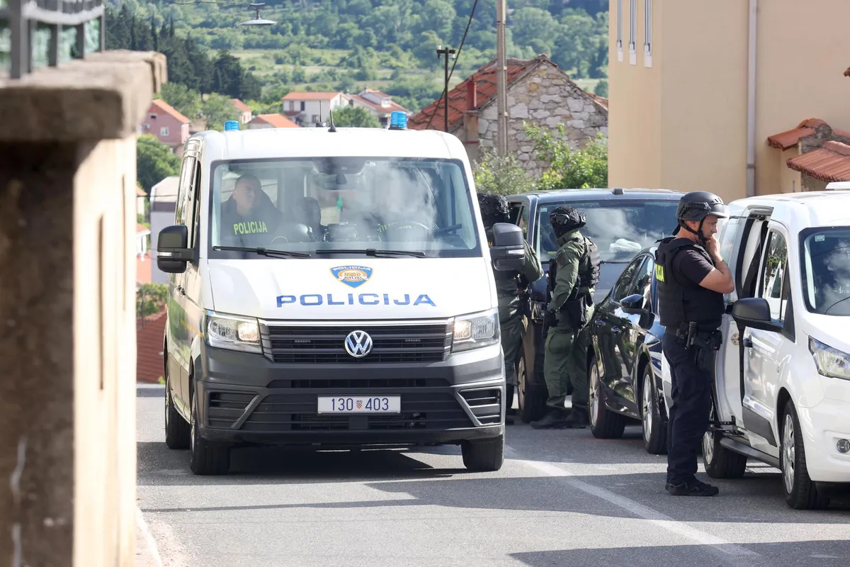 Ubica maturanta u Drnišu prvostepeno osuđen na 40 godina zatvora