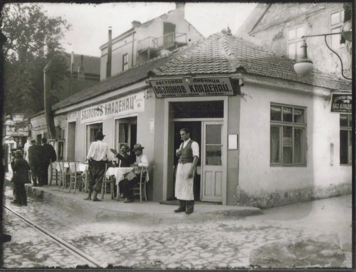 Beograd je 1930-ih imao „astalska društva“ za pomoć deci: Ovako je izgledao jedan od najvećih kafanskih skandala starog Beograda
