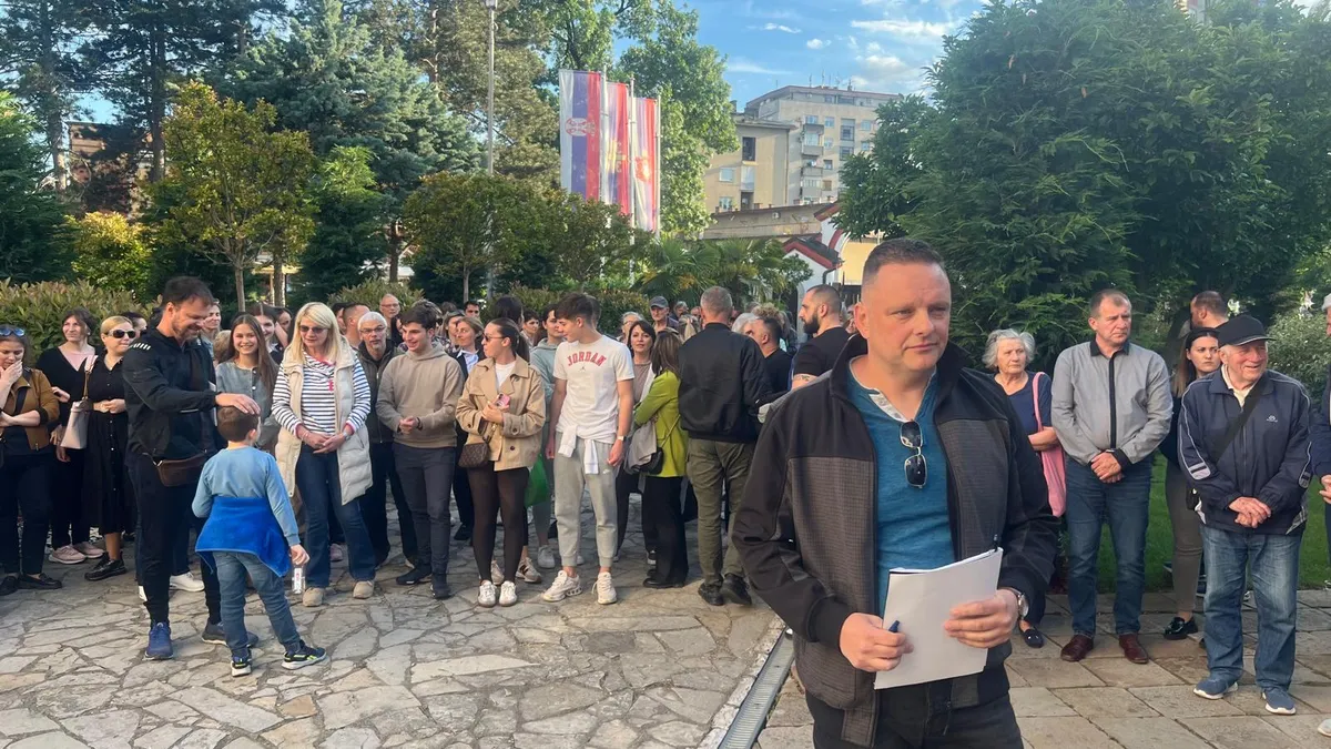 Veliki skandal u Trsteniku: Oterali sveštenika zato što nije imao tarifu, građani protestuju i najavili bojkot VIDEO