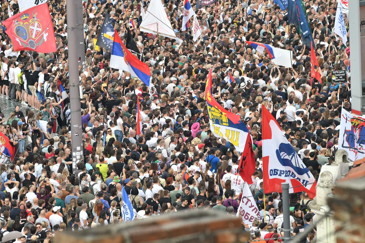 Bivši fudbaler podelio snimak koji najbolje razotkriva laži režimskih medija o protestu na Slaviji: Verujete li njima ili svojim očima