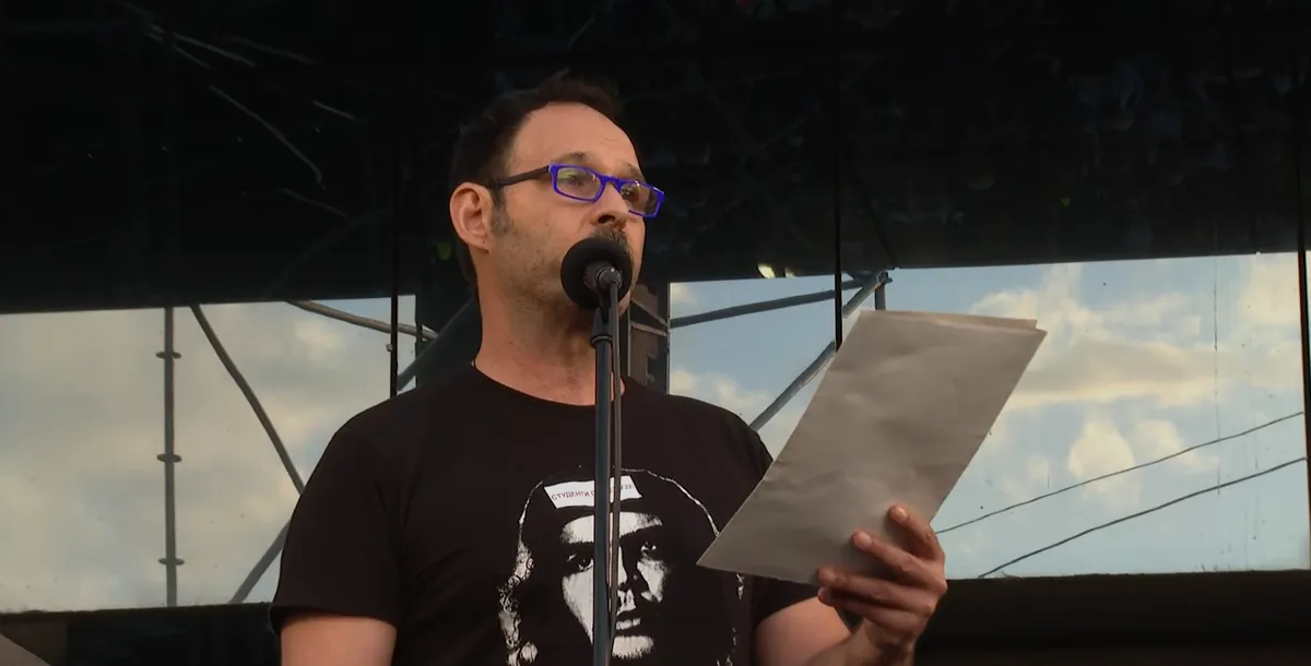 Glumac Aleksandar Srećković Kubura poručio studentima: Podigli ste našu prošlost iz pepela, podižete i našu budućnost