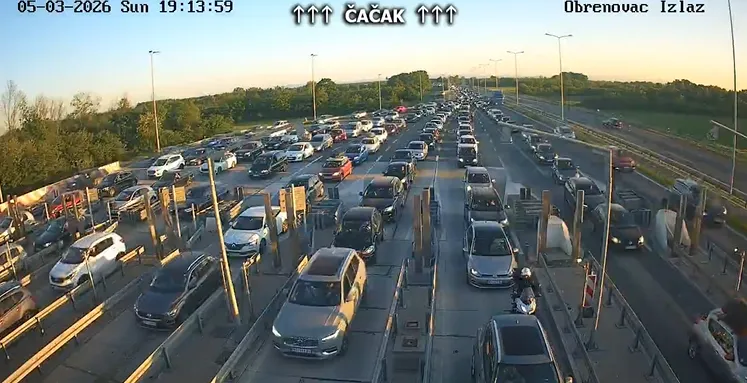 Kraj prazničnog vikenda: Kilometarske kolone na ulazu u Beograd, kolaps na naplatnim rampama FOTO, VIDEO