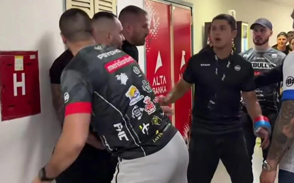 Haos u Beogradskoj areni: Janičić i Negucić hteli da se obračunaju VIDEO