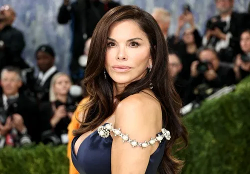 "Haljinu kao da je kupila na Amazonu kod svog muža": Mnogi kritikuju izgled Loren Sančez Bezos na Met Gali, a iza kreacije koju je nosila krije se skandal FOTO